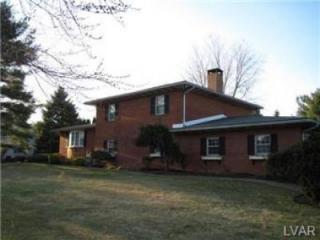 768 Yorkshire Rd, Bethlehem, PA 18017-3010