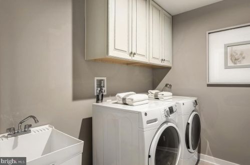 28 Winifred Dr, Hanover PA  17331 exterior