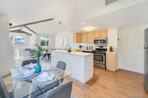 914 Agate St, San Diego CA 92109-1118 exterior