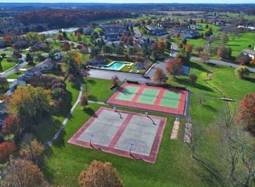 10 Olive Ct, Flemington NJ  08822-3037 exterior