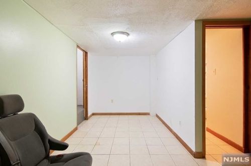 162 Summer Ave, Newark NJ  07104-2614 exterior