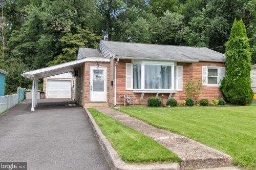 268 Clamer Rd, Trenton, NJ 08628-3201