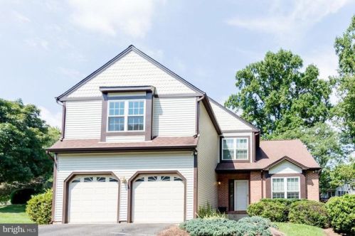 9716 Walthorne Ct, Springfield, VA 22015-4044