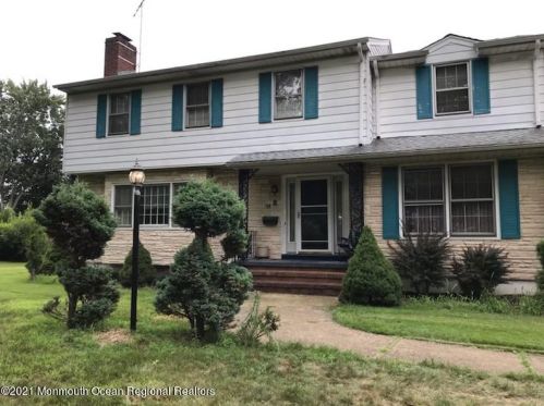 14 Windsor Dr, East Freehold, NJ 07728-3214