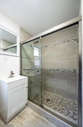 76 25th St, Bayonne NJ  07002-4937 exterior