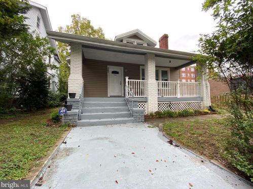 904 Butternut St, Washington, DC 20012-2424