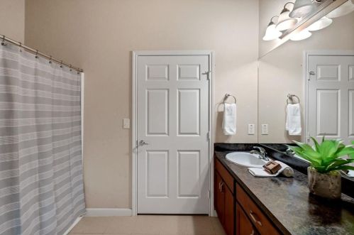 4210 Church St, Galveston TX  77550-1118 exterior