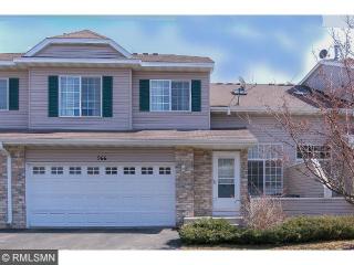 566 Spruce Dr, Hudson WI  54016-5869 exterior