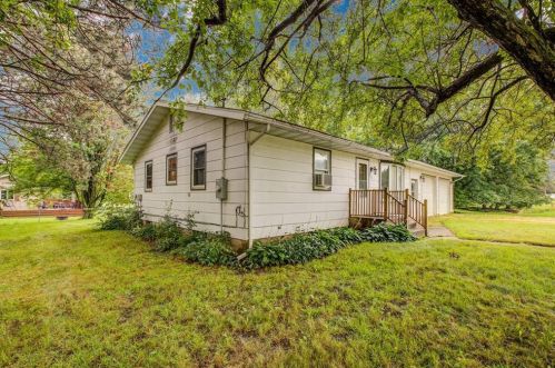 774 1st St, Glenwood City, WI 54013-9702