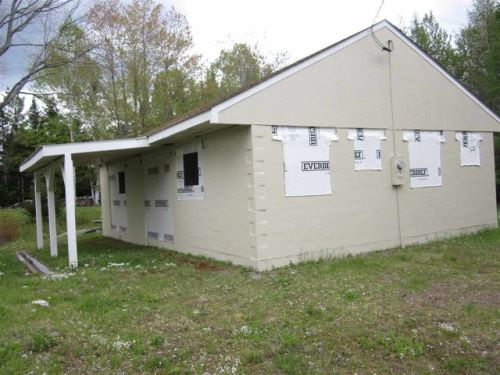 32 Shirlaw Dr, Carroll NH  03598-3161 exterior