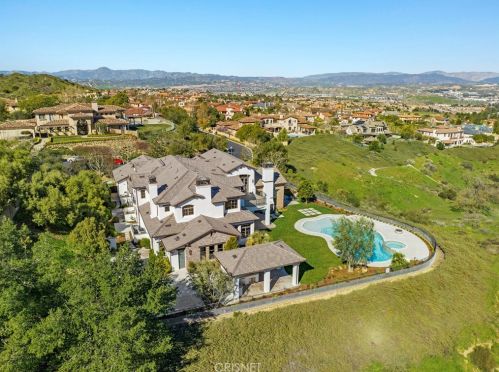 25682 Oak Meadow Dr, Santa Clarita CA  91381-0762 exterior