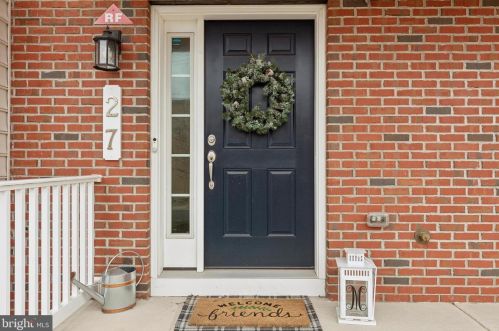27 Mitchell Ave, Lansdale, PA 19446-2042