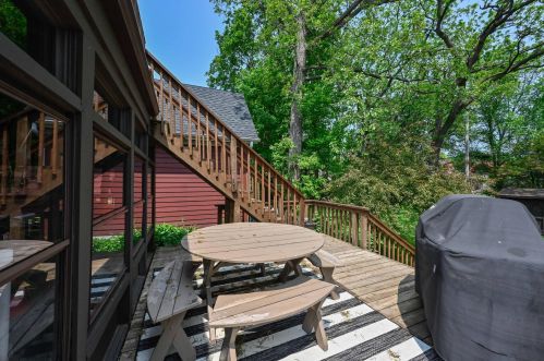 550 68, Milwaukee WI 53214-0016 exterior