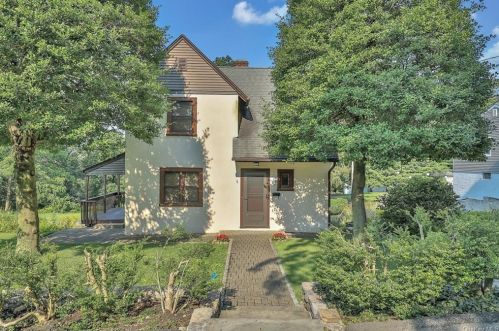 1 Waverly Pl, Valhalla, NY 10595-1705