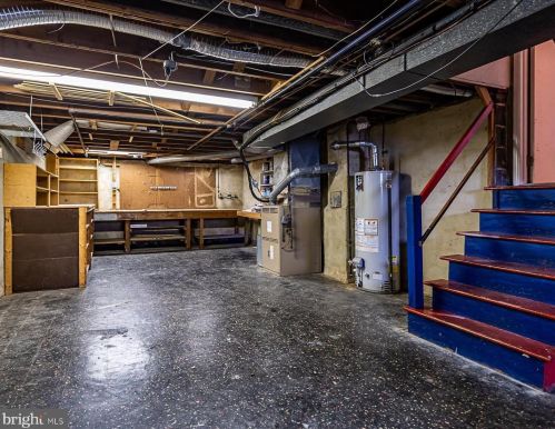 410 Crossfield Rd, Norristown PA 19406-2363 exterior