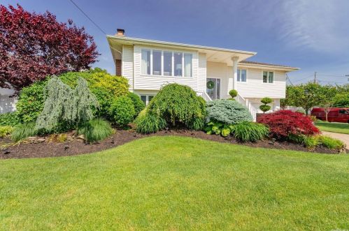 2893 Shore Rd, North Bellmore, NY 11710-4824