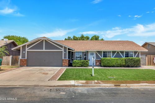 2212 Diamond Ave, Mesa, AZ 85204-3727