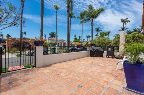 4162 Rochester Rd, San Diego, CA 92116-2124