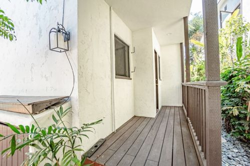 232 Euclid Ave, Long Beach CA  90815-2518 exterior