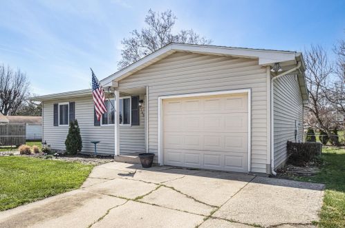 2745 Lenson Ct, Mishawaka, IN 46545-3350
