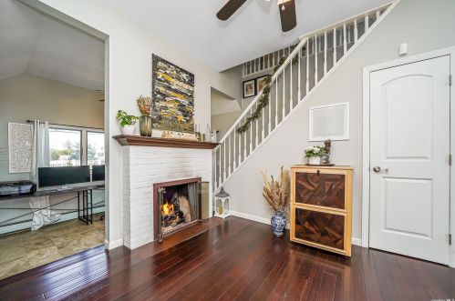 88 Doges Promenade, North Lindenhurst NY  11757-6405 exterior