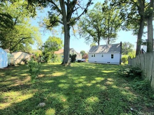 82 Ridgewood Ave, Middletown NY  10940-3415 exterior