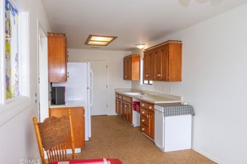 747 Marlar Ln, Orange Cove, CA 93675-9755