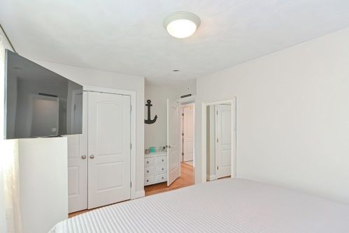 19 Beacon St, Gloucester MA 01930-3436 exterior