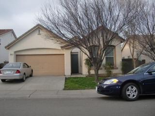2041 Fenmore Way, Sacramento, CA 95835-1268