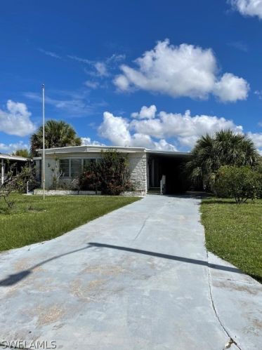 519 Riviera Blvd, Naples, FL 34112-9104
