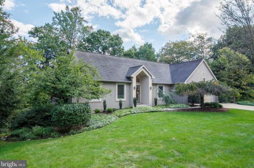830 Wynnewood Rd, Camp Hill, PA 17011-1642