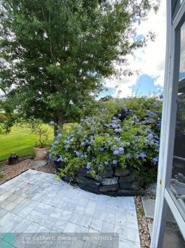 3843 9th Ln, Vero Beach FL  32960-6122 exterior