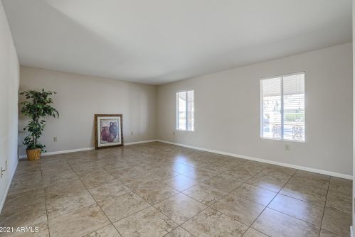 9117 Hidden Valley Ln, Sun City, AZ 85351-1743