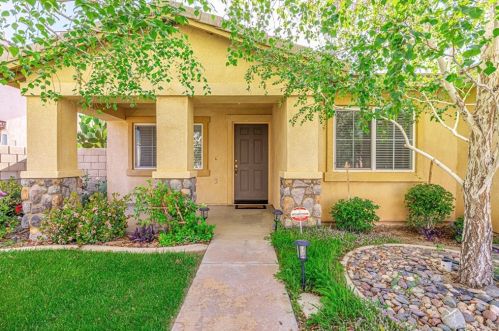 45541 Robinson Dr, Lancaster CA  93535-2263 exterior