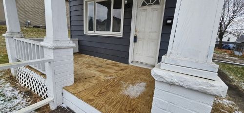 422 Waldo St, New Castle, PA 16101-4923