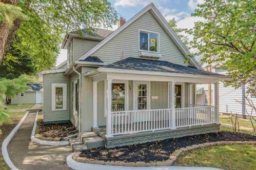 209 Indiana Ave, Mishawaka, IN 46544-2532