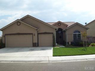 1259 Paradise Loop, Lemoore, CA 93245-9046