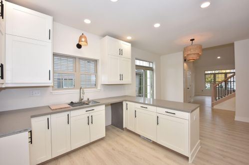 1329 Niagara St, Waukesha, WI 53186-4202