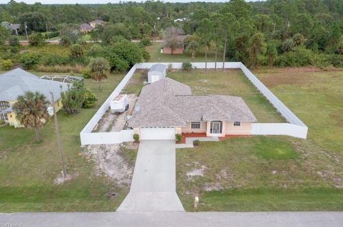 712 Hibiscus Ave, Lehigh Acres, FL 33972-7903