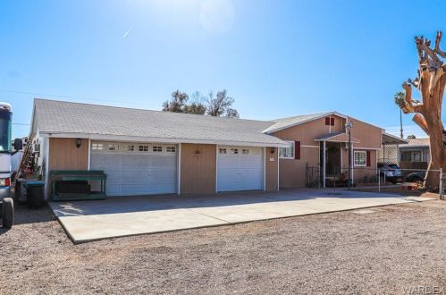 7900 Cardinal Dr, Mohave Valley, AZ 86440-9205
