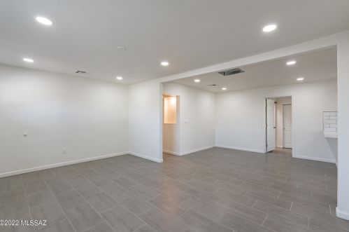 1020 Ebner Pl, Tucson, AZ 85714-1106