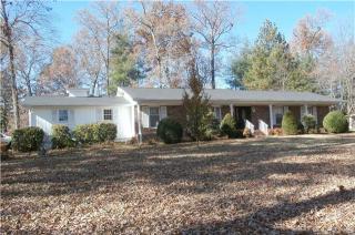 1913 Country Club Dr, Tullahoma, TN 37388-4833