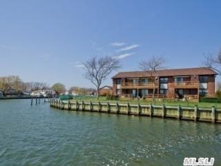 241 Mariners Way, Copiague NY  11726-5114 exterior