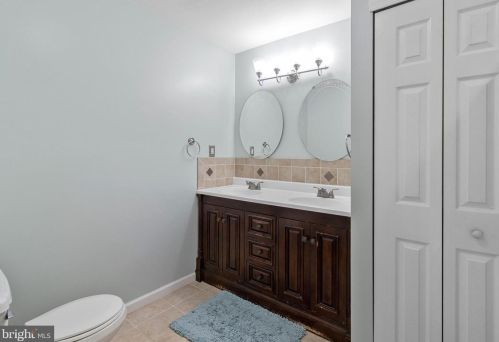 770 Dawes Dr, Yardley PA 19067-4335 exterior