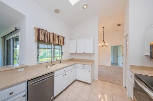 1025 Pointe Alexis Dr, Tarpon Springs FL  34689-7105 exterior