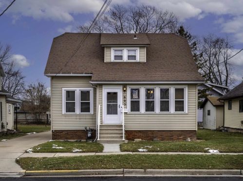 605 Milwaukee St, Menasha, WI 54952-2234
