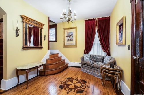 16 Lee Ave, Scarsdale, NY 10583-5211