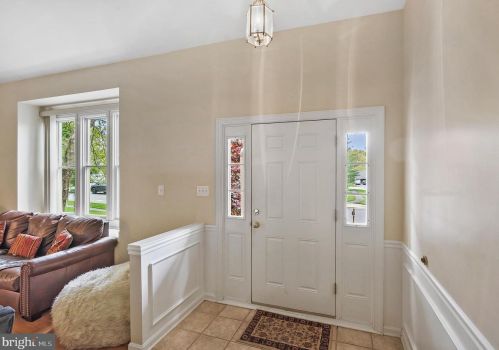 8219 Tall Timber Dr, Gainesville, VA 20155-1754