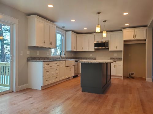 11 Lindy St, Allenstown, NH 03275-1105