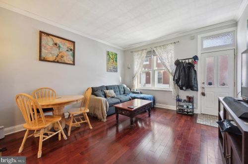 2532 Clarion St, Philadelphia, PA 19148-4316